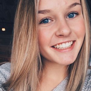 Meet your Posher, Chloe